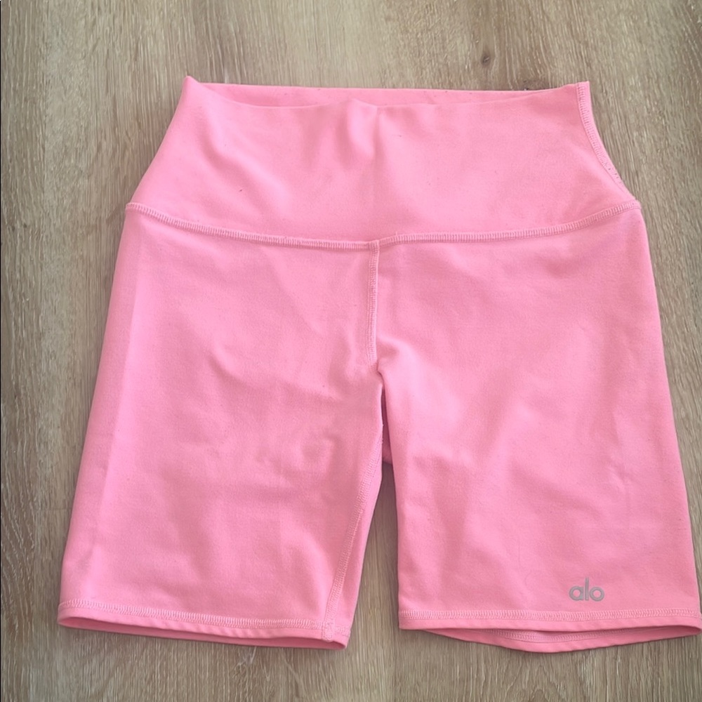 ALO Yoga Women's Pink Bike Shorts
